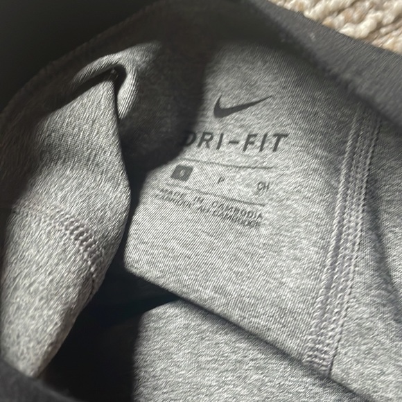 nike pros grey size small - Picture 4 of 4